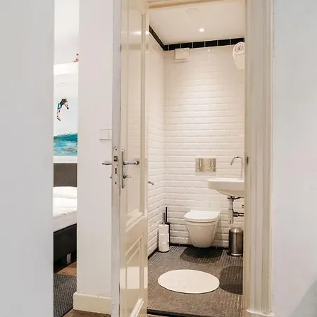 B&B Spui In Center 4*